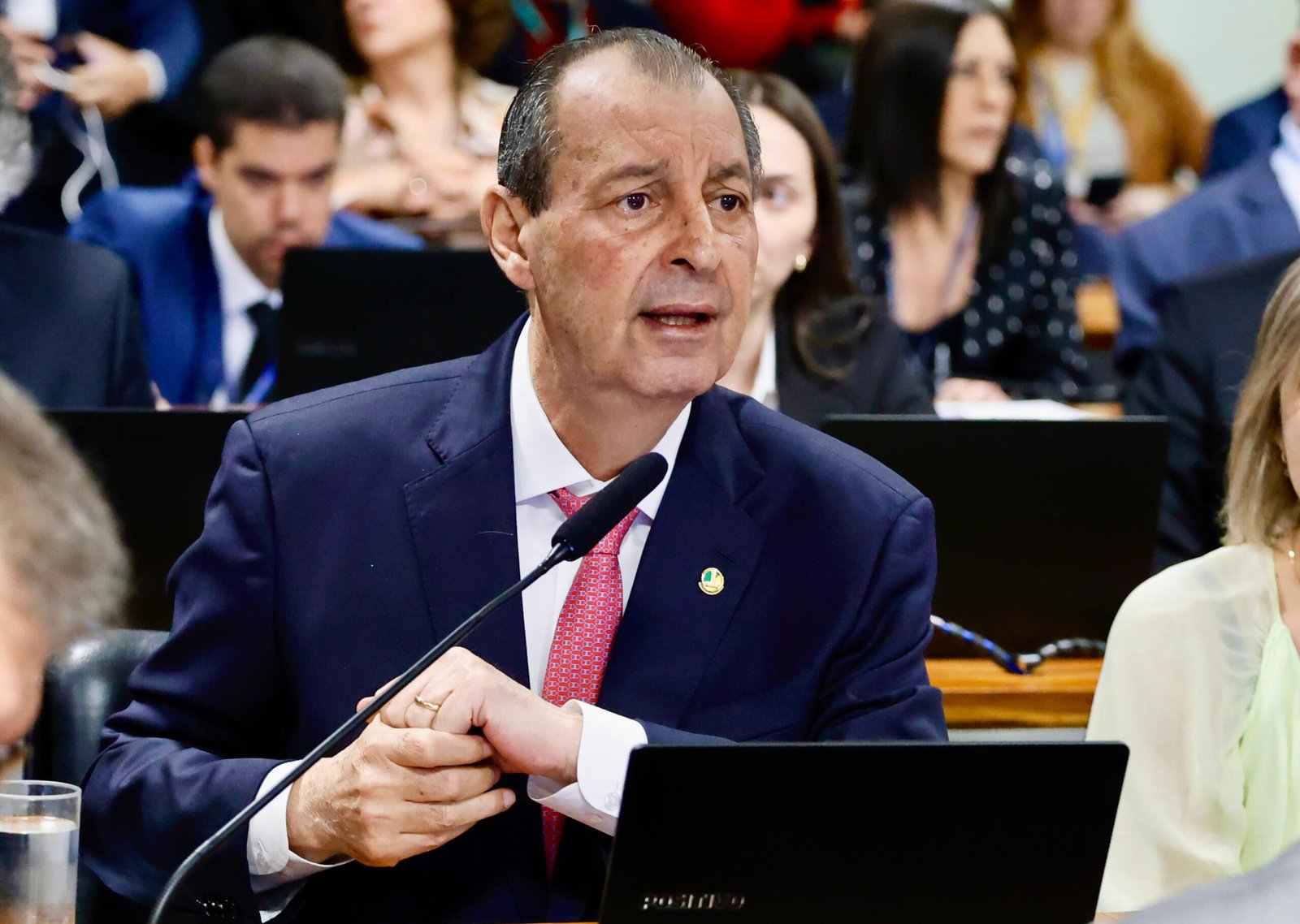 Omar Aziz critica quem trabalha contra o Brasil dentro do governo e cobra celeridade para derrubar vetos que prejudicam a BR-319