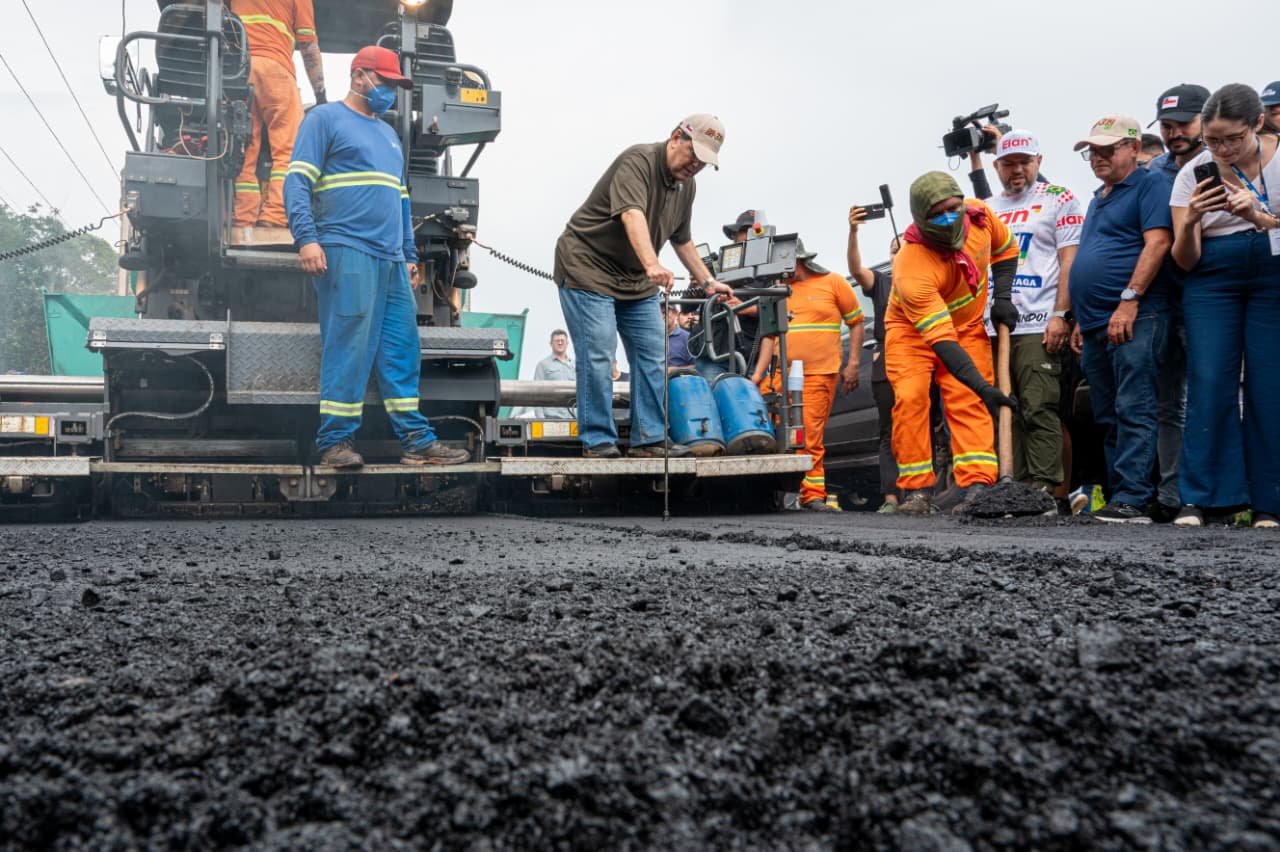 Eduardo Braga percorre BR-319, confirma trafegabilidade da rodovia e anuncia novas obras