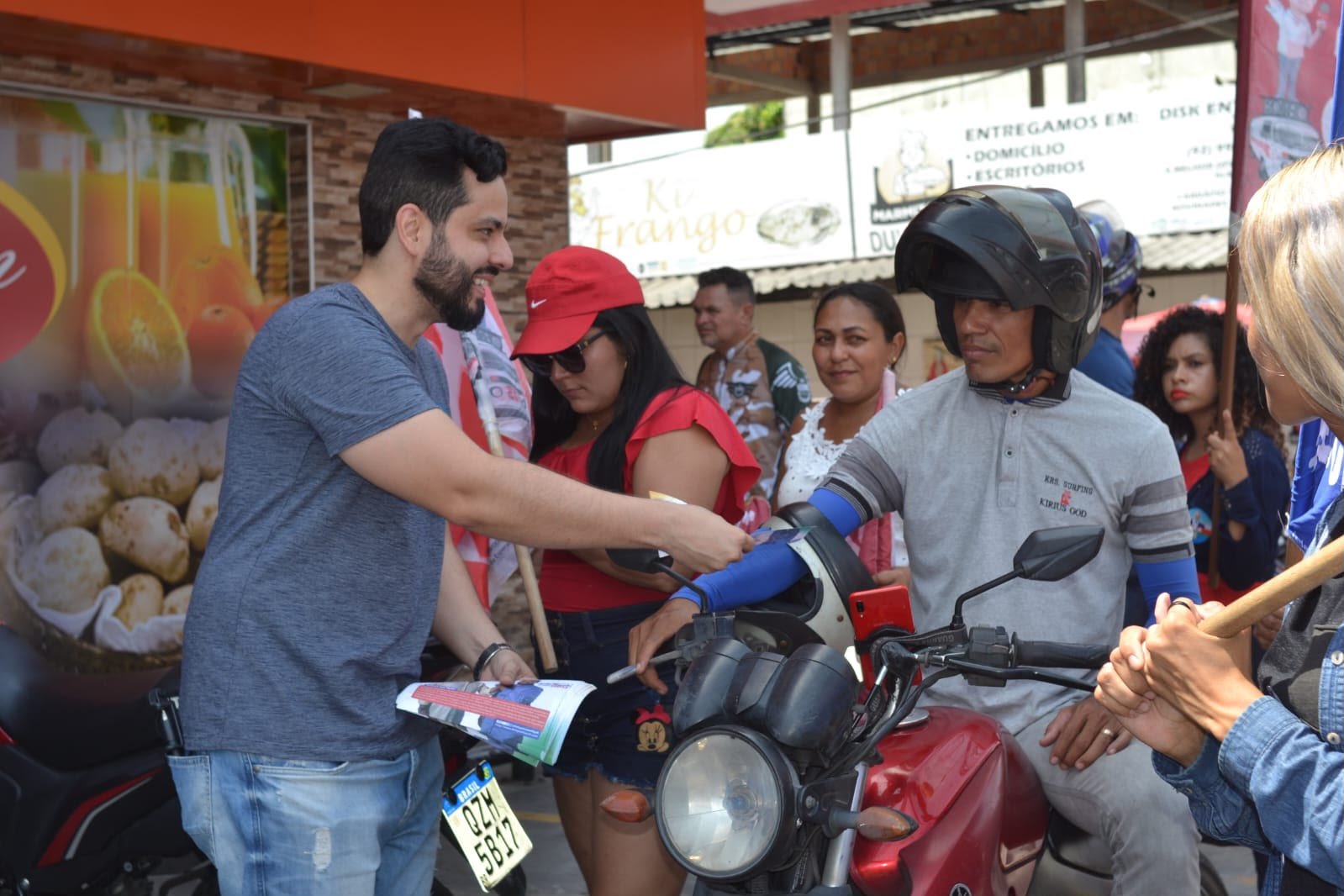 Delegado Tayah dá início à campanha com adesivaço neste domingo (16), em Manaus