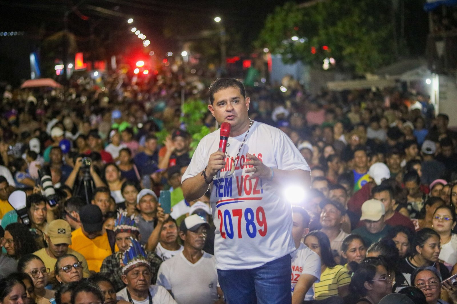 Glenio Seixas arrasta multidão e lança candidatura a deputado estadual em Barreirinha