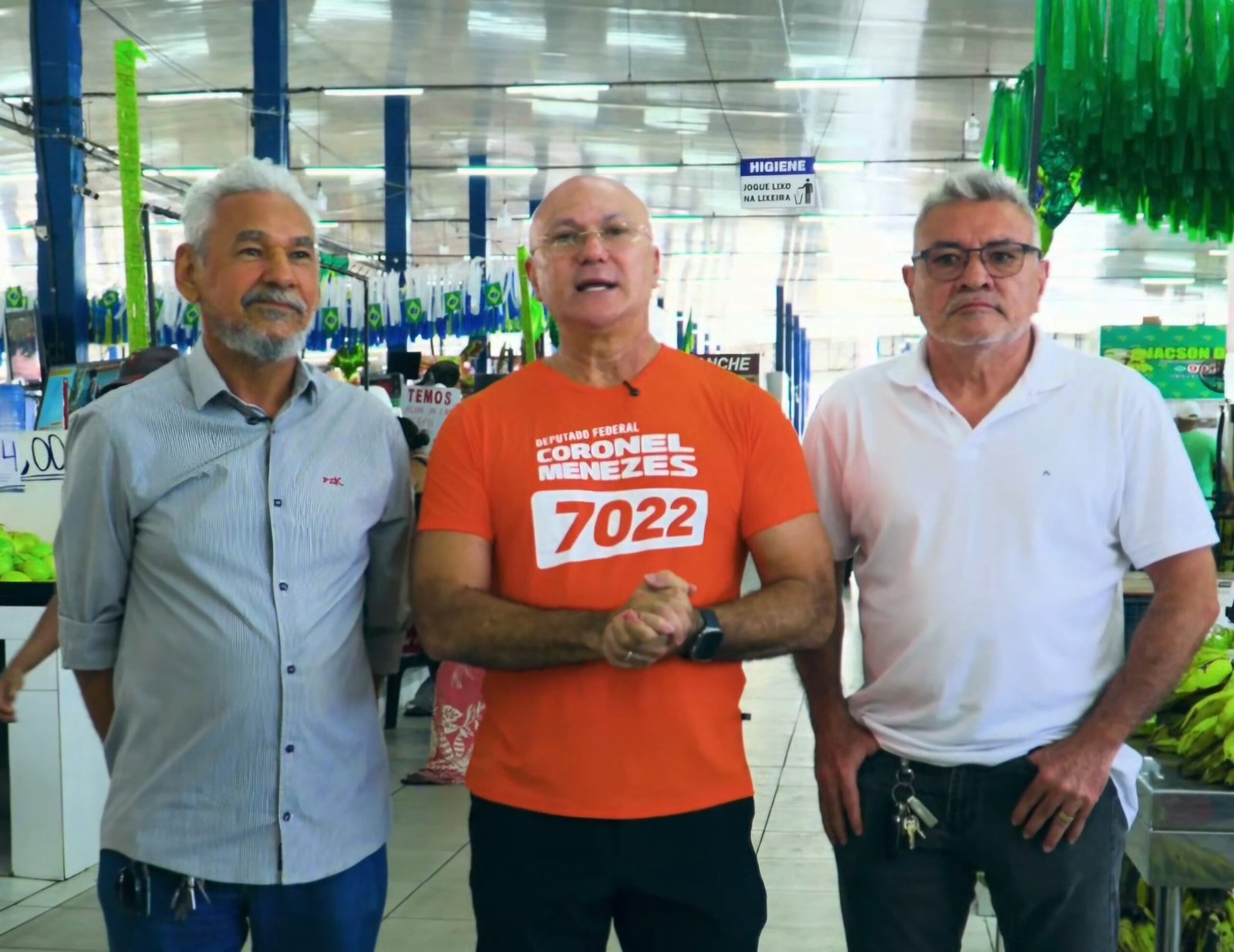 Coronel Menezes homenageia feirantes e soldados pelo Dia do Feirante e Dia do Soldado