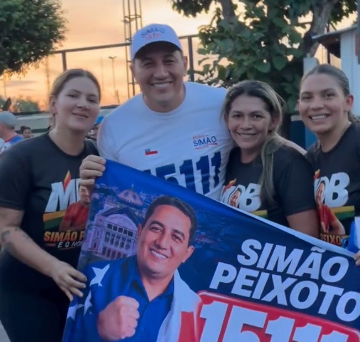 *Simão Peixoto reúne multidão em adesivaço marcado por festa e entusiasmo em Borba*