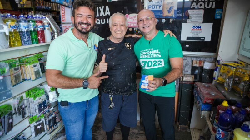Coronel Menezes faz caminhada no Alvorada e destaca educação como instrumento de mobilidade social