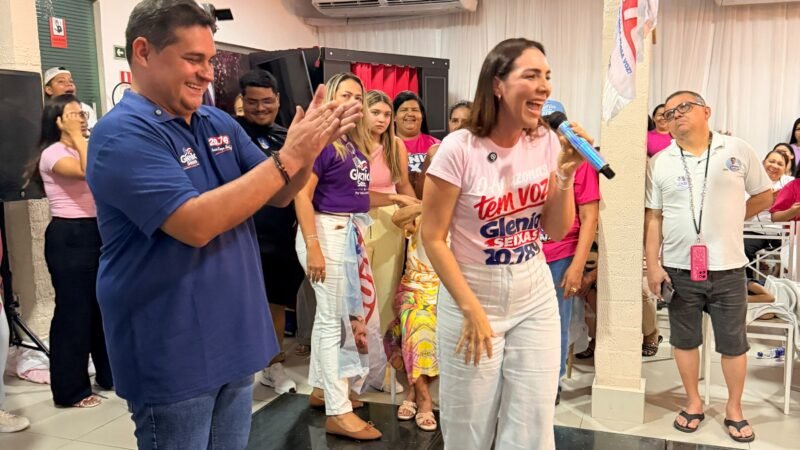 De mãos dadas com elas, Glenio Seixas reúne mais de 600 mulheres em ato e apresenta propostas para o público feminino